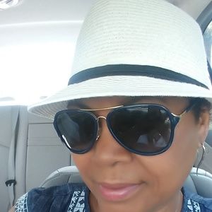 Meet your Posher, Bernadine